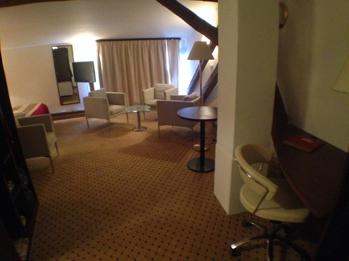 Kostelec nad Černými Lesy Hotel U Cerneho Orla מראה חיצוני תמונה