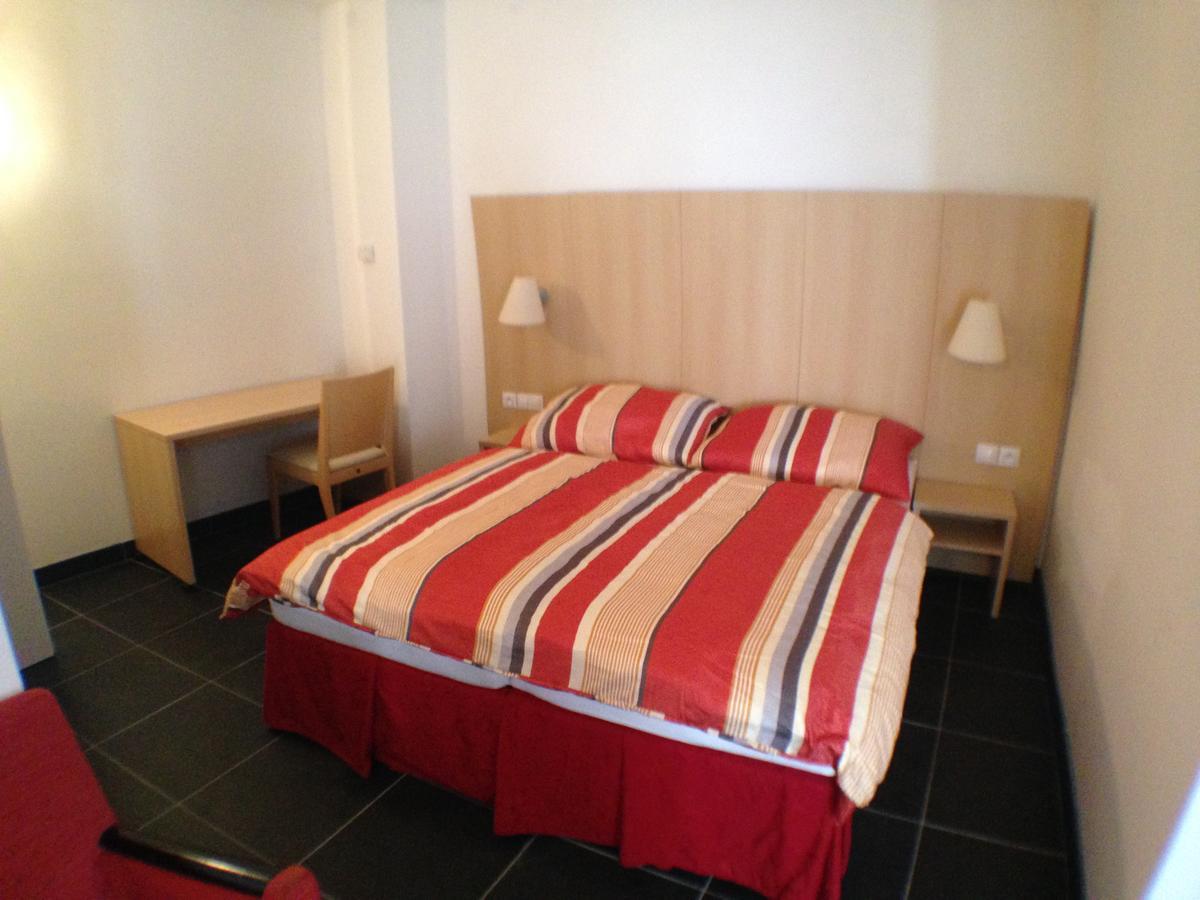 Kostelec nad Černými Lesy Hotel U Cerneho Orla מראה חיצוני תמונה